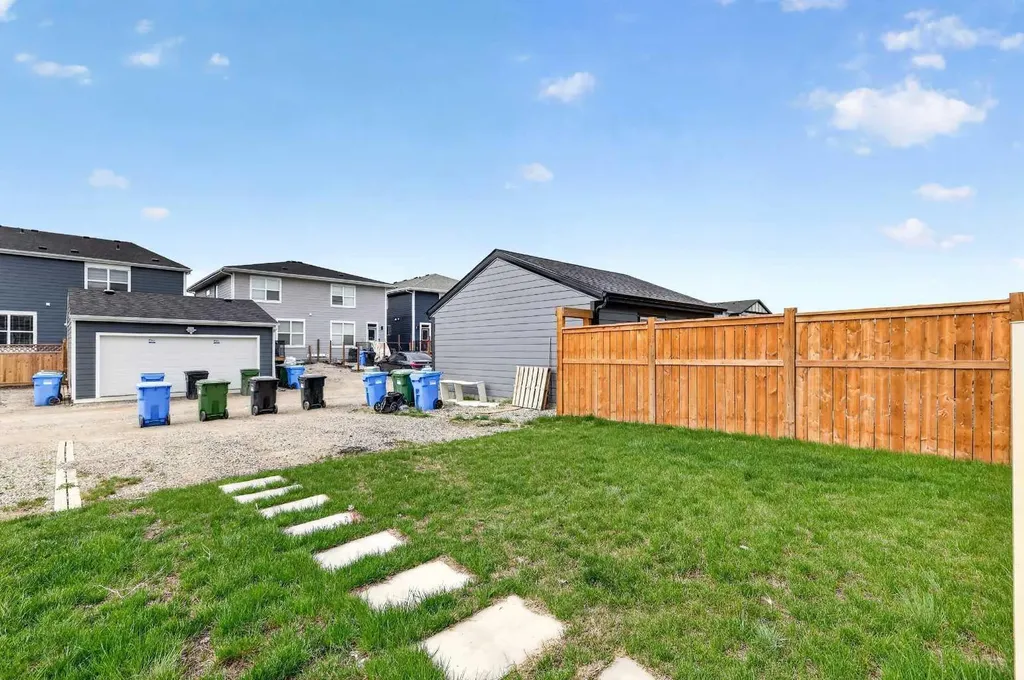 195 Magnolia Terrace SE Calgary AB T3M 3N2