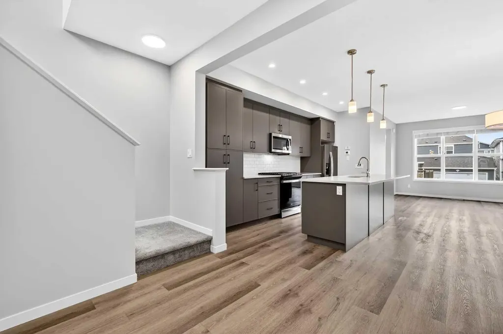 195 Magnolia Terrace SE Calgary AB T3M 3N2