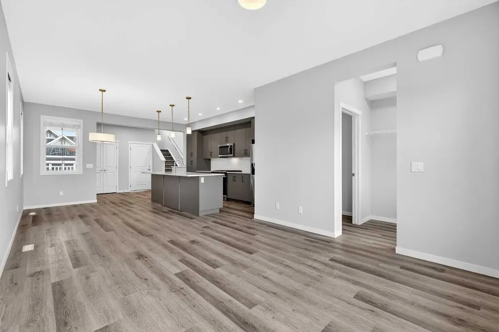195 Magnolia Terrace SE Calgary AB T3M 3N2