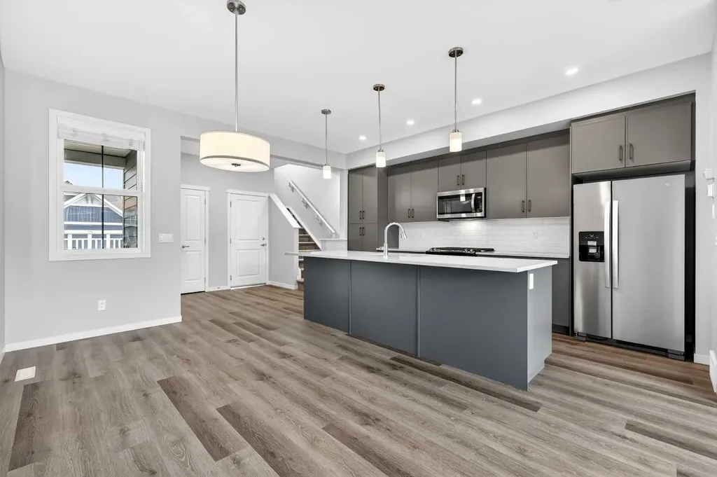 195 Magnolia Terrace SE Calgary AB T3M 3N2