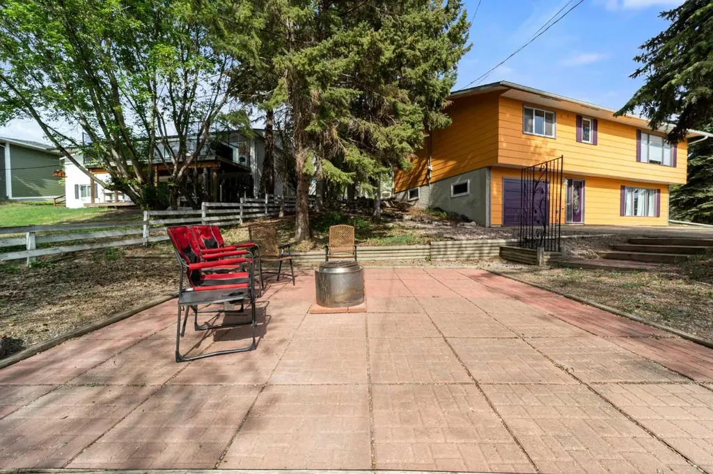 4702 51 Street Camrose AB T4V 1R8
