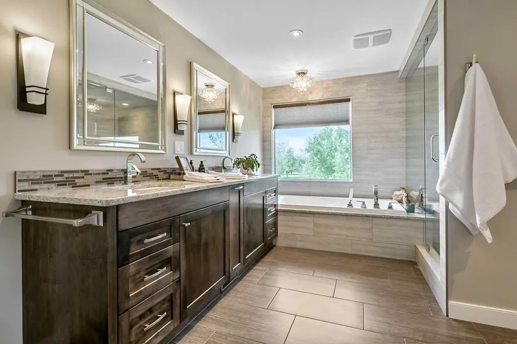 39 Canova Close SW Calgary AB T2W 3P7