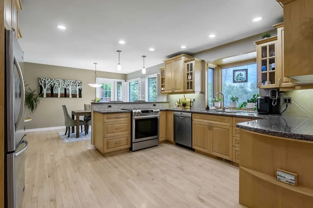 39 Canova Close SW Calgary AB T2W 3P7