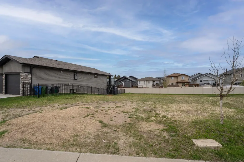 6 Tyrrell Place Red Deer AB T4P 0T8