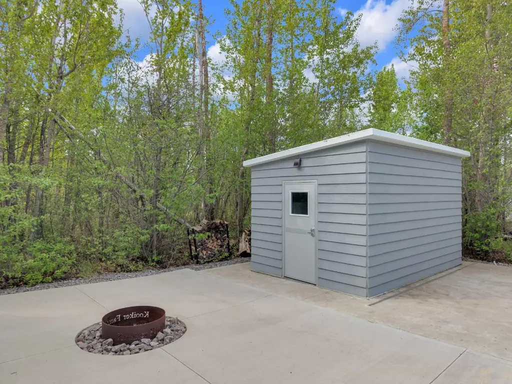 41310 Range Road 282 Rural Lacombe County AB T4L 2N3