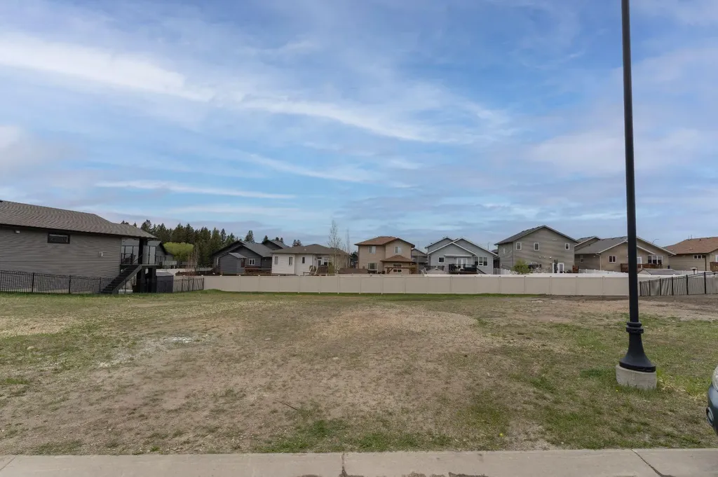 10 Tyrrell Place Red Deer AB T4P 0T8