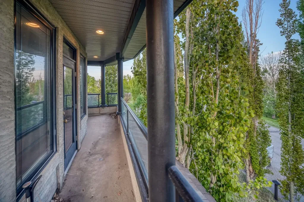 40 Blueridge Bay Rural Rocky View County AB T3L 2N5
