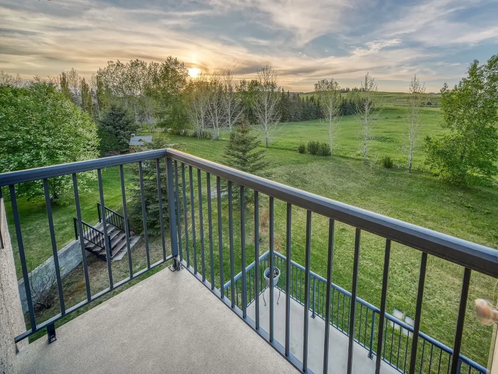 40 Blueridge Bay Rural Rocky View County AB T3L 2N5