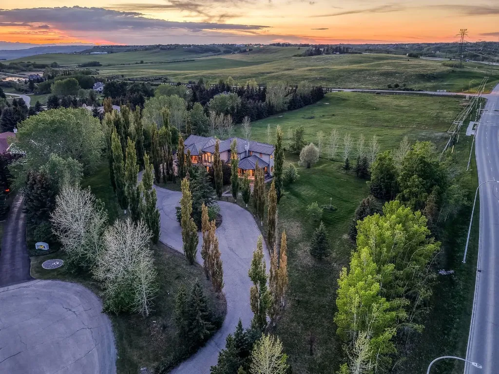 40 Blueridge Bay Rural Rocky View County AB T3L 2N5