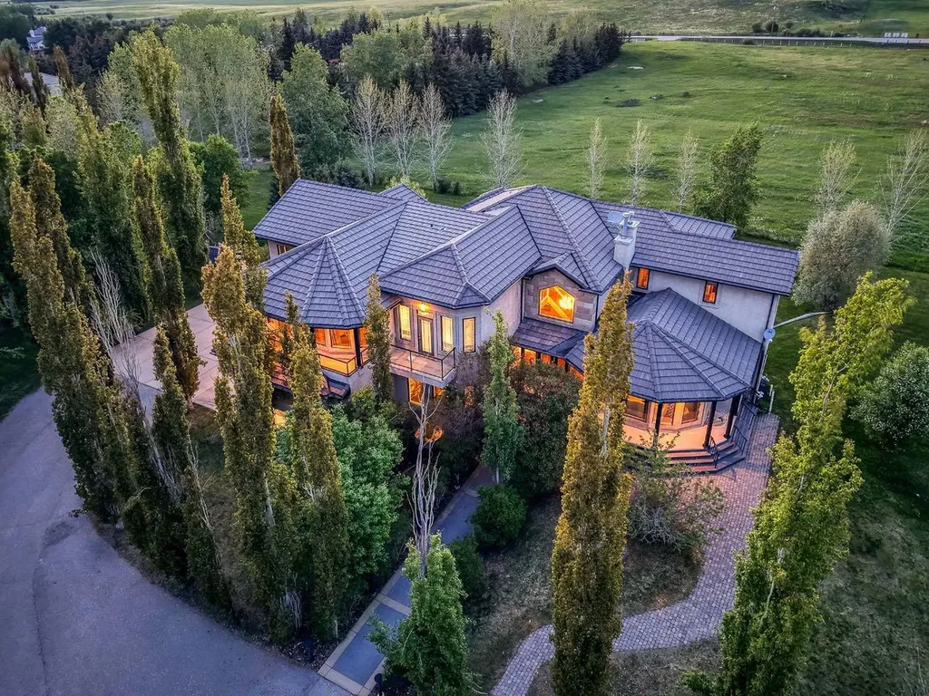 40 Blueridge Bay Rural Rocky View County AB T3L 2N5