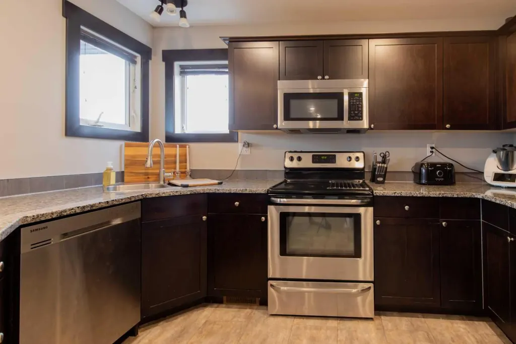757 27 Street Fort Macleod AB T0L0Z0