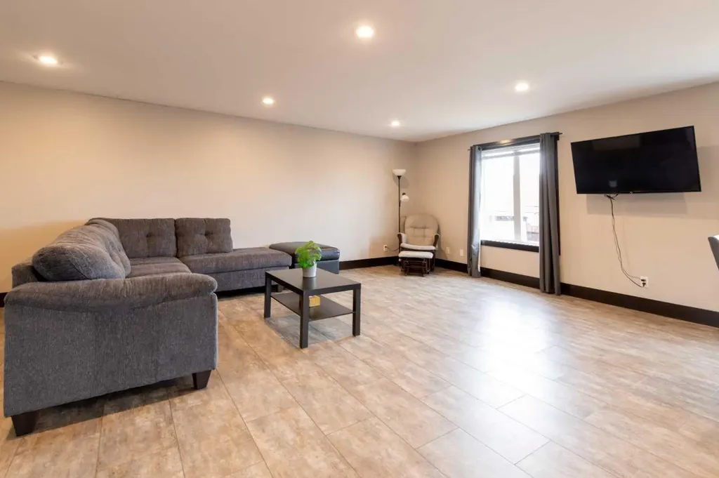 757 27 Street Fort Macleod AB T0L0Z0