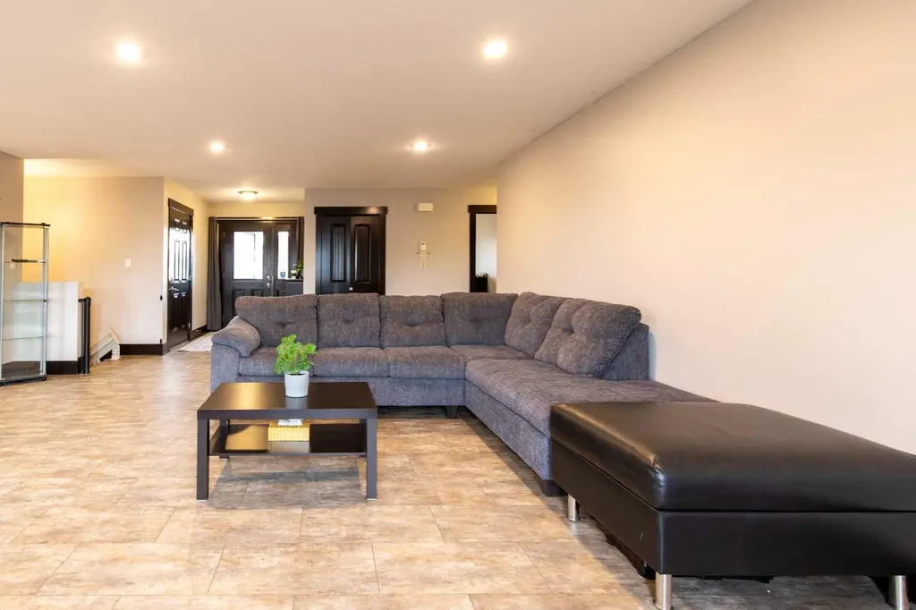 757 27 Street Fort Macleod AB T0L0Z0