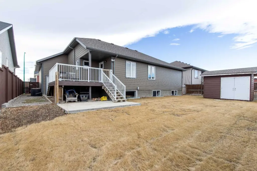 757 27 Street Fort Macleod AB T0L0Z0