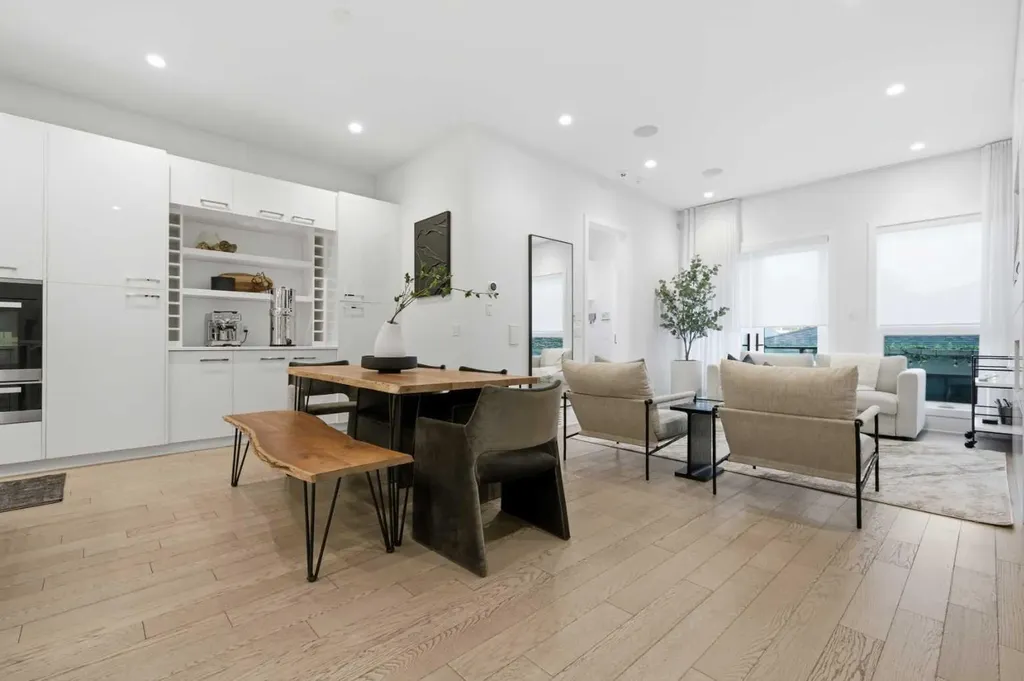 4318 17 Street SW Calgary AB T2T 4P8