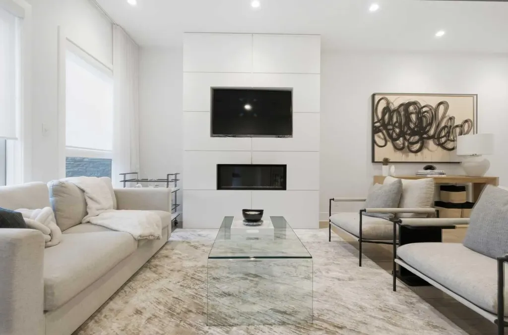 4318 17 Street SW Calgary AB T2T 4P8