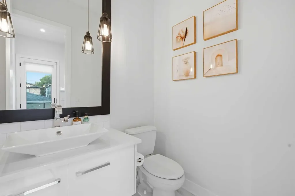 4318 17 Street SW Calgary AB T2T 4P8