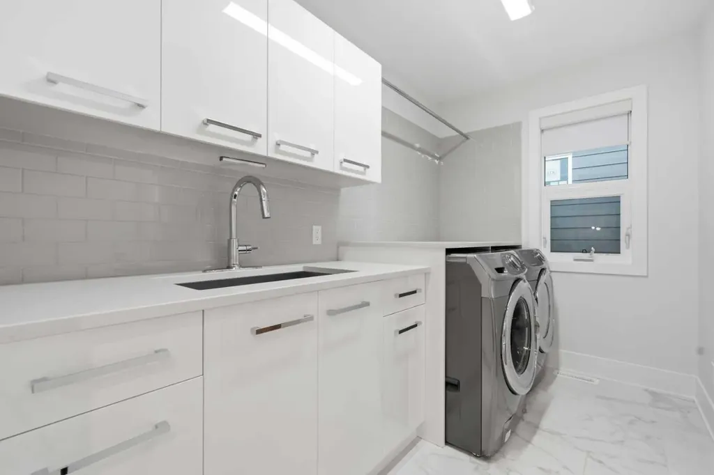4318 17 Street SW Calgary AB T2T 4P8