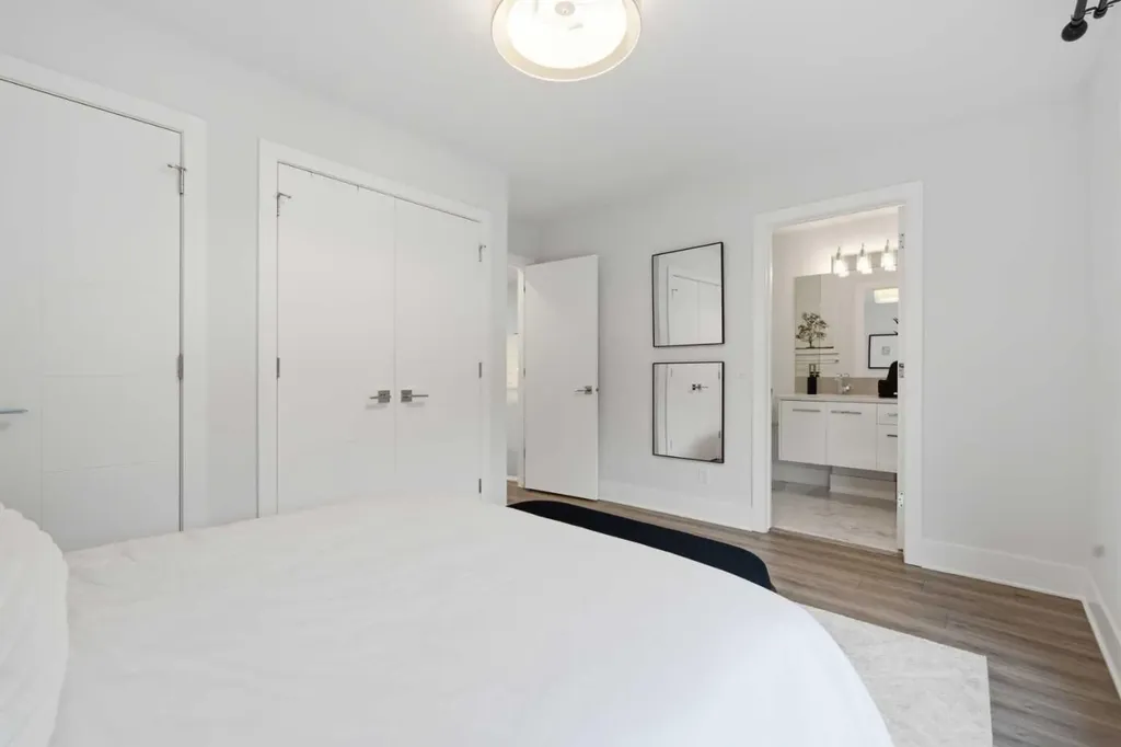 4318 17 Street SW Calgary AB T2T 4P8