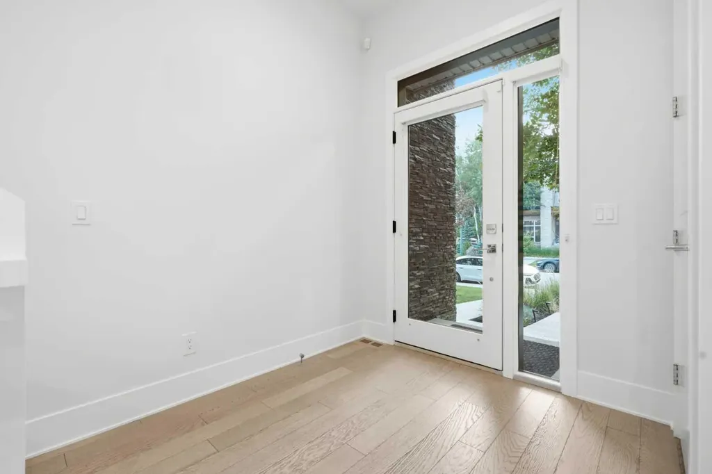 4318 17 Street SW Calgary AB T2T 4P8