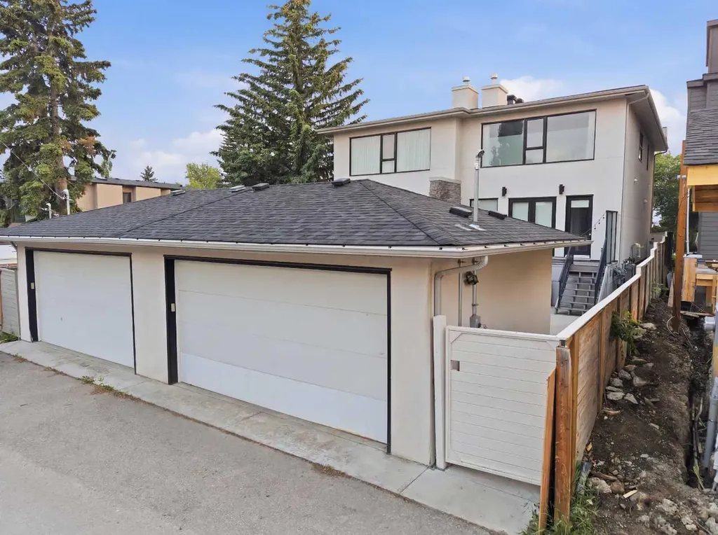 4318 17 Street SW Calgary AB T2T 4P8