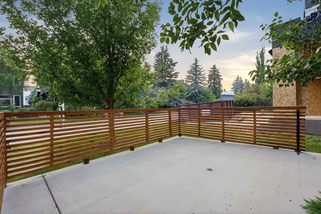 4318 17 Street SW Calgary AB T2T 4P8