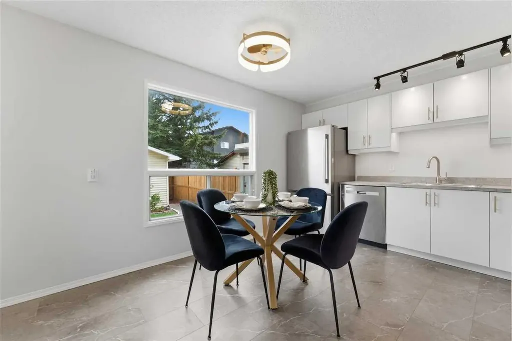 148 Edgedale Way NW Calgary AB T3A 2P9