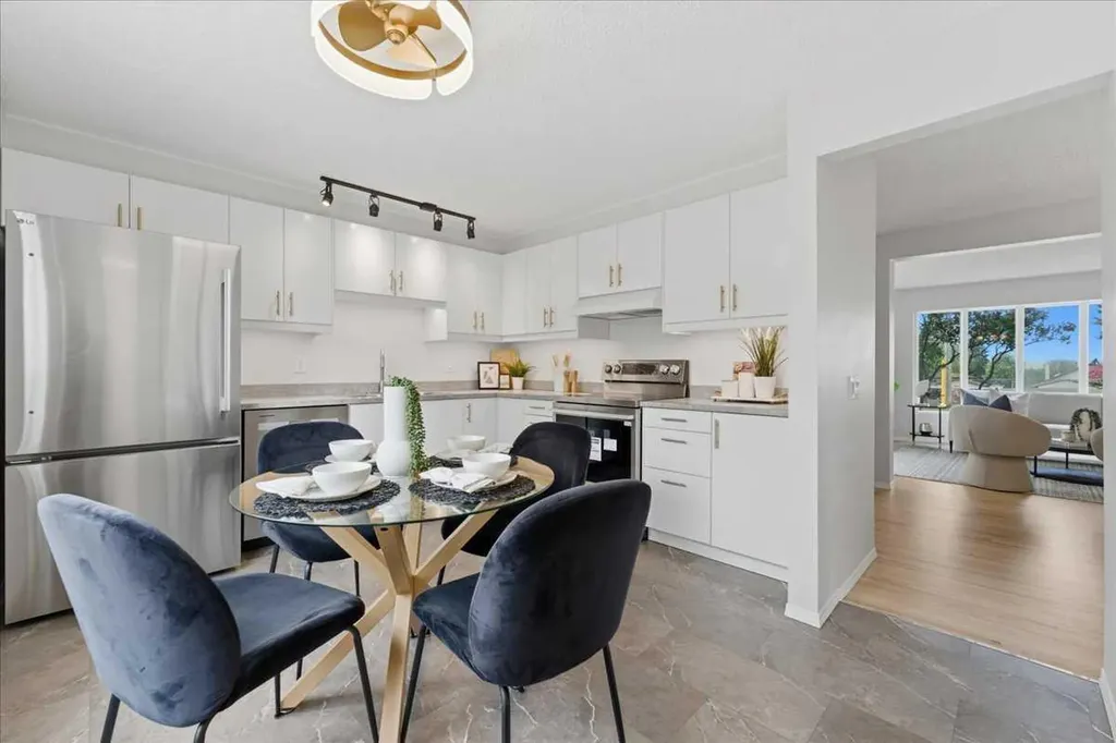 148 Edgedale Way NW Calgary AB T3A 2P9