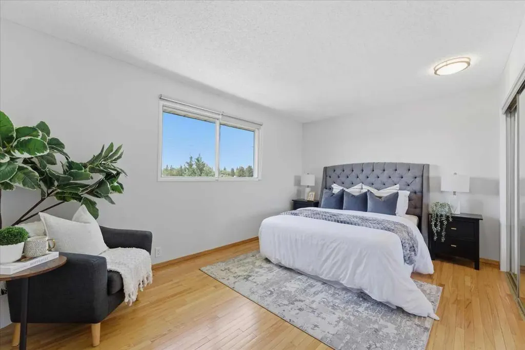 148 Edgedale Way NW Calgary AB T3A 2P9