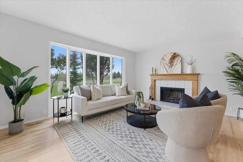 148 Edgedale Way NW Calgary AB T3A 2P9