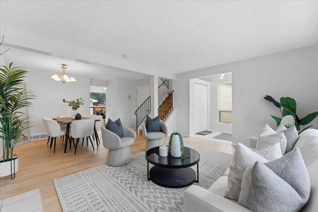 148 Edgedale Way NW Calgary AB T3A 2P9
