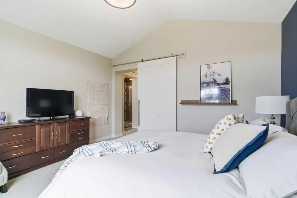 134 Cranbrook Circle SE Calgary AB T3M 2L9