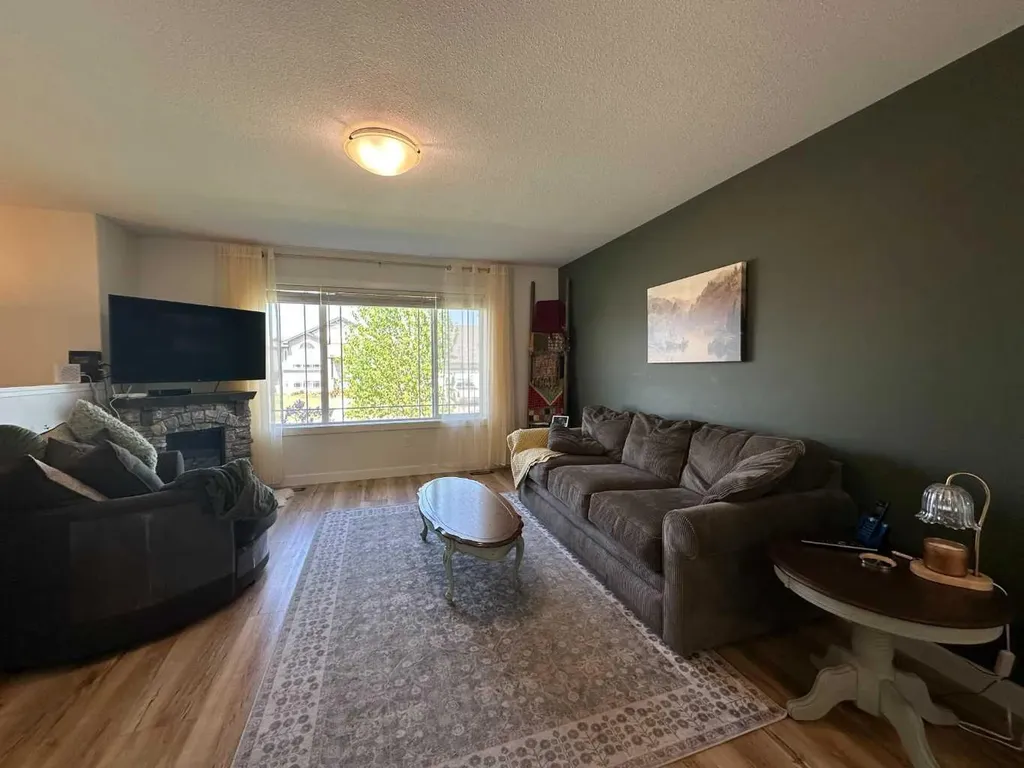 6407 59 Street Ponoka AB T4J 0A2