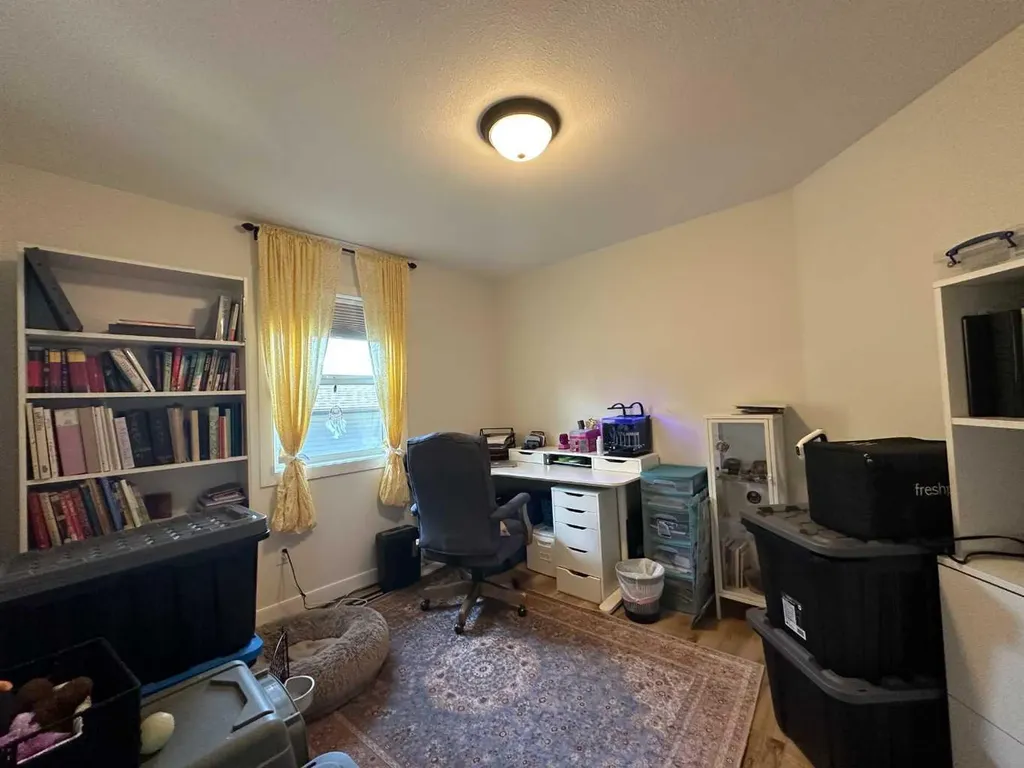 6407 59 Street Ponoka AB T4J 0A2