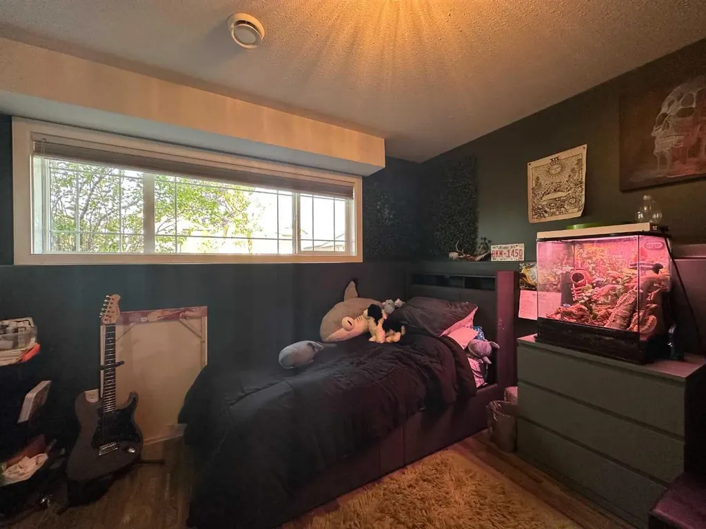 6407 59 Street Ponoka AB T4J 0A2