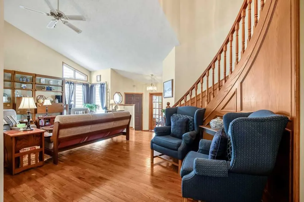 133 Signal Hill Circle SW Calgary AB T3H 2H1