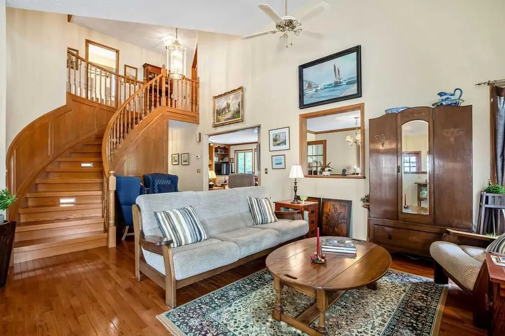 133 Signal Hill Circle SW Calgary AB T3H 2H1