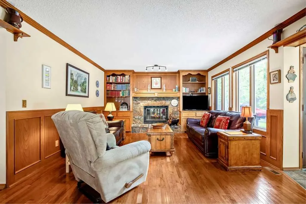 133 Signal Hill Circle SW Calgary AB T3H 2H1