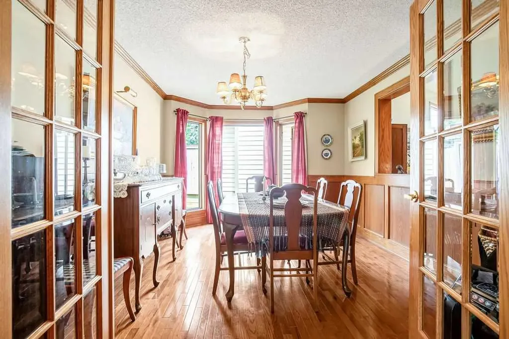 133 Signal Hill Circle SW Calgary AB T3H 2H1