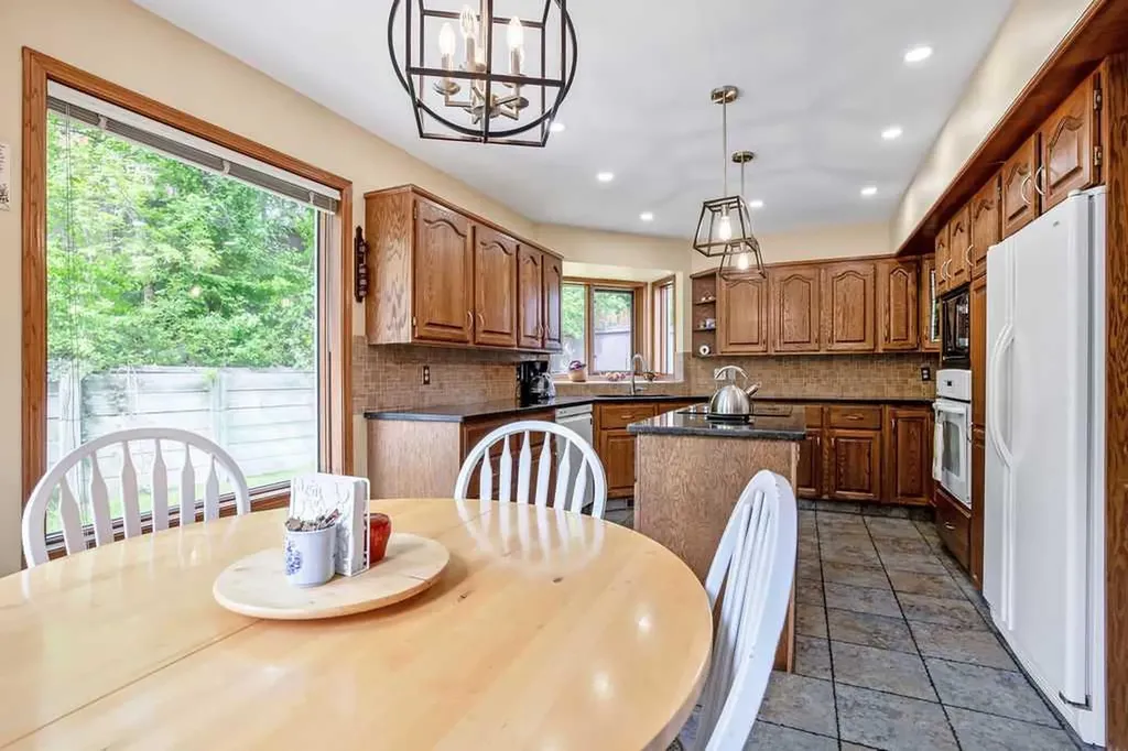 133 Signal Hill Circle SW Calgary AB T3H 2H1