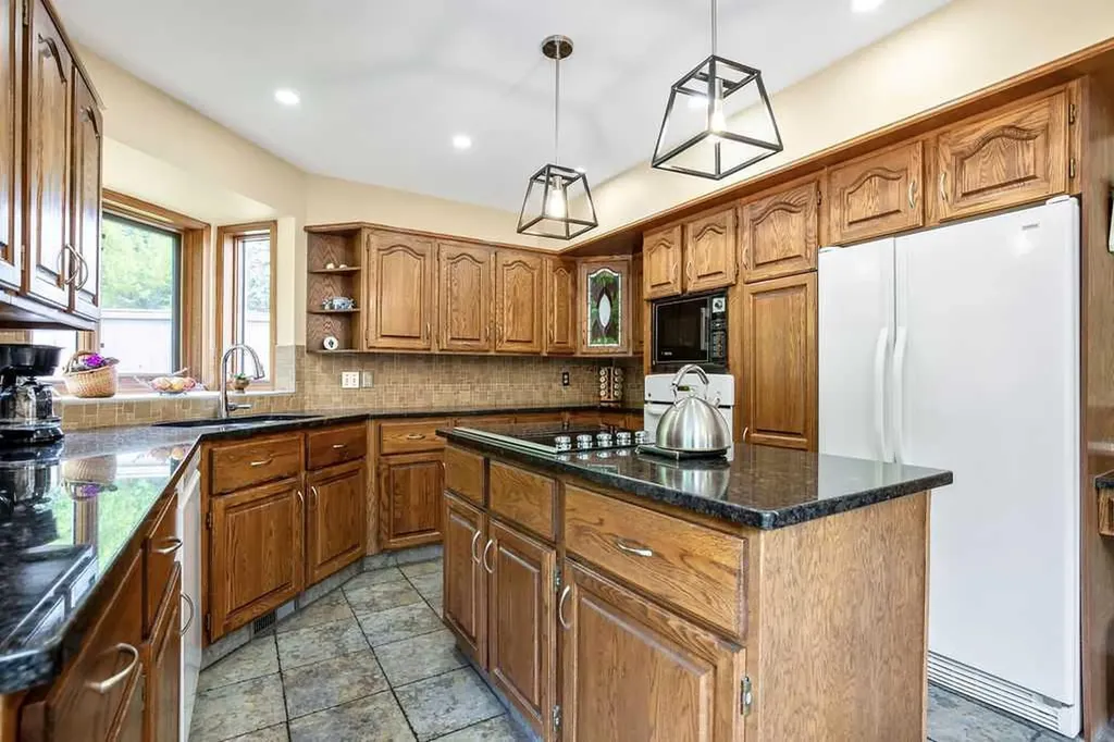 133 Signal Hill Circle SW Calgary AB T3H 2H1