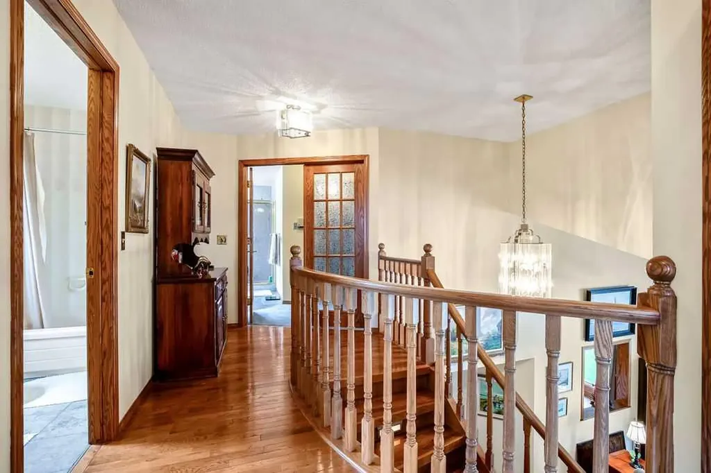133 Signal Hill Circle SW Calgary AB T3H 2H1