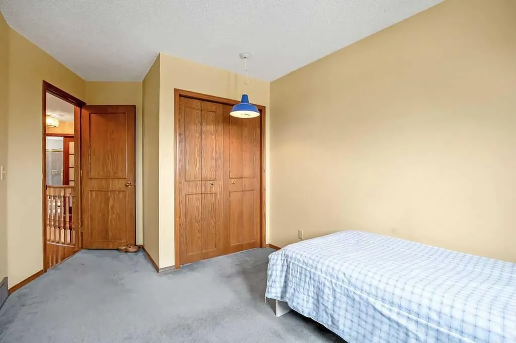 133 Signal Hill Circle SW Calgary AB T3H 2H1