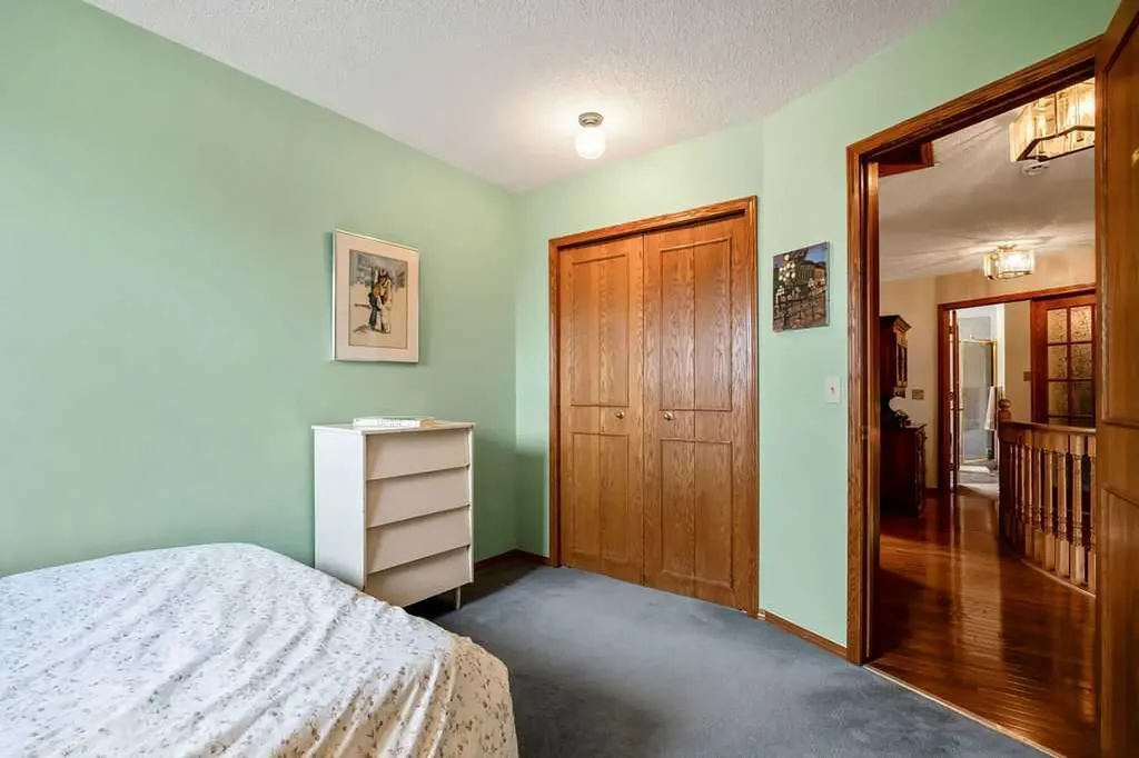 133 Signal Hill Circle SW Calgary AB T3H 2H1