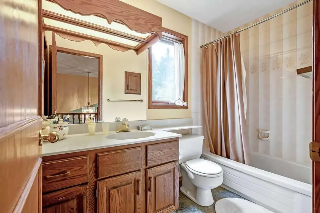 133 Signal Hill Circle SW Calgary AB T3H 2H1