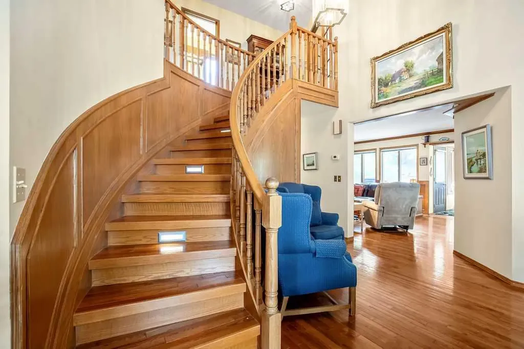 133 Signal Hill Circle SW Calgary AB T3H 2H1