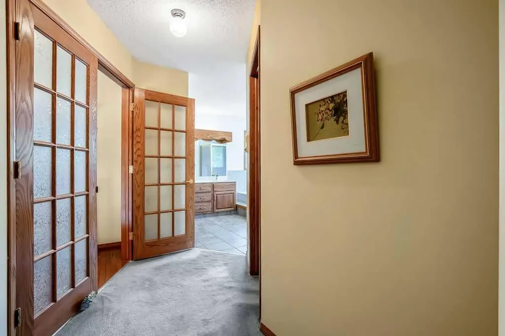 133 Signal Hill Circle SW Calgary AB T3H 2H1