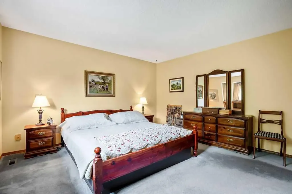 133 Signal Hill Circle SW Calgary AB T3H 2H1