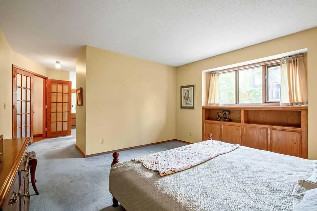 133 Signal Hill Circle SW Calgary AB T3H 2H1