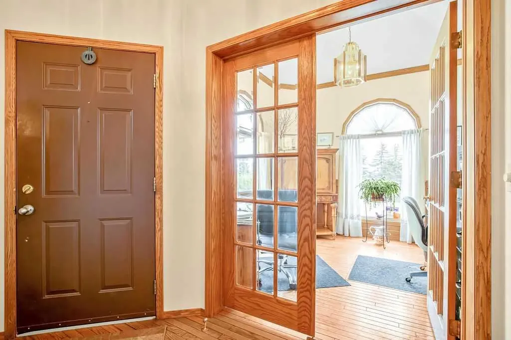 133 Signal Hill Circle SW Calgary AB T3H 2H1